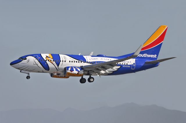 Boeing 737-700 (N946WN)