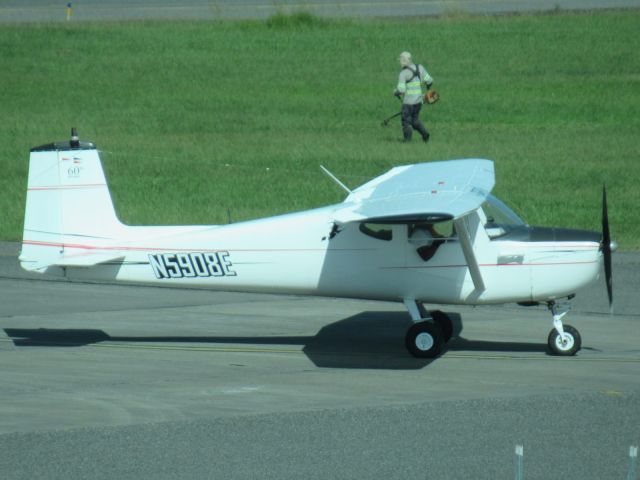 Cessna Commuter (N5908E)