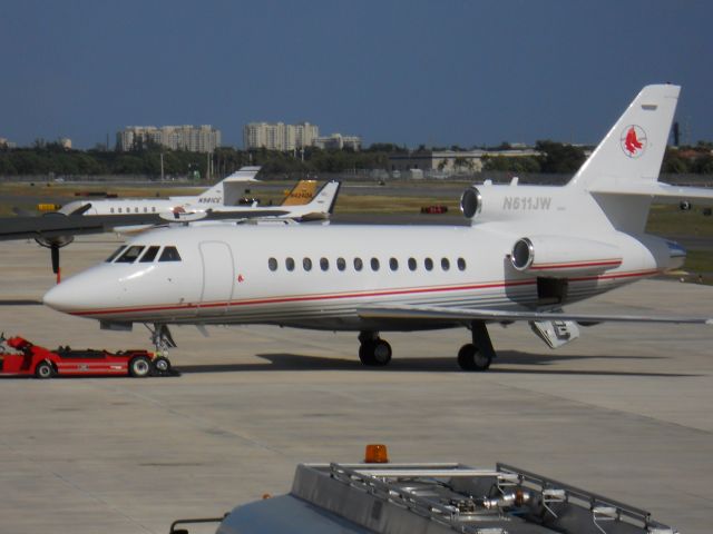 Dassault Falcon 900 (N611JW) - Boston Red Sox