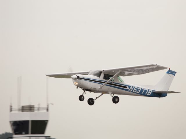 Cessna 152 (N6377B) - Take off runway 26.