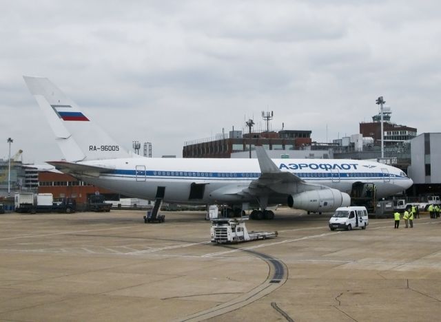 Ilyushin Il-96 (RA-96005)