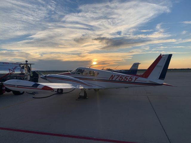 Piper PA-30 Twin Comanche (N7555Y)