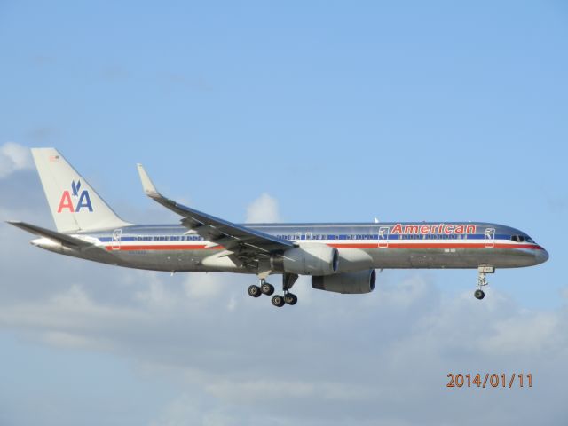 Boeing 757-200 (N674AN)