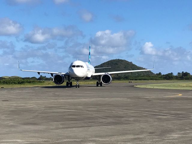 Airbus A321 (N913JB)