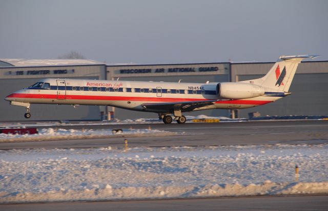 Embraer ERJ-135 (N845AE)