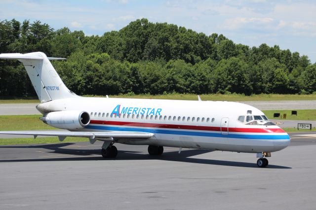 Douglas DC-9-10 (N783TW) - Parked 