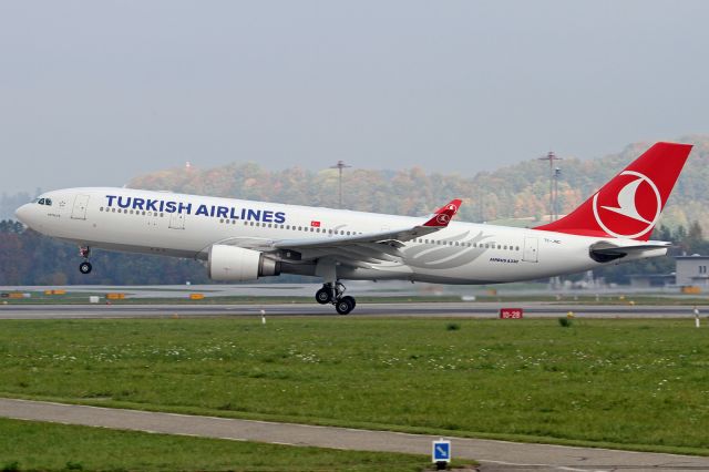 Airbus A330-200 (TC-JND)