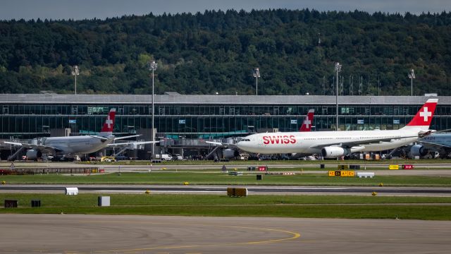 Airbus A330-300 (HB-JHN)