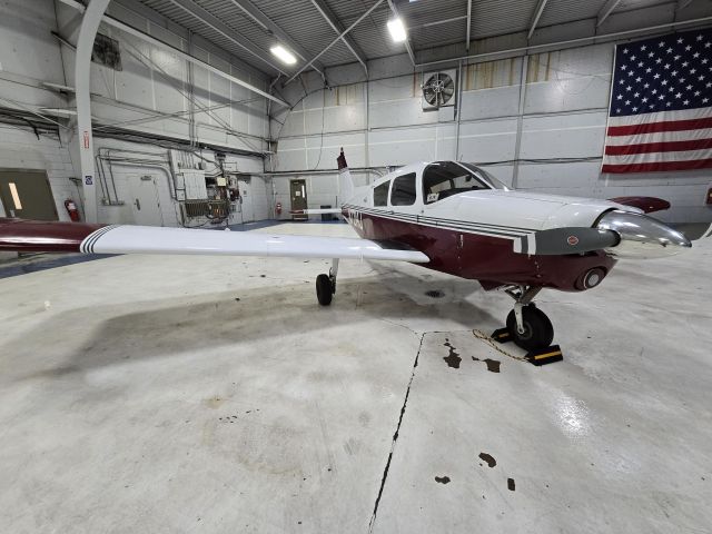 Piper Cherokee (N7214J)