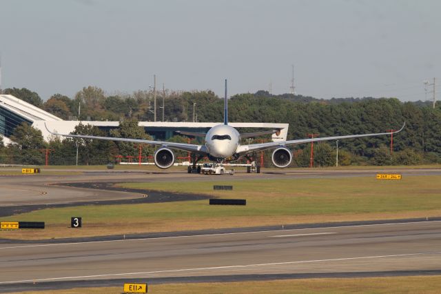 Airbus A350-900 (N570DZ)