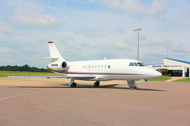 Canadair Challenger 350 (N284QS) - This Falcon 2000 dropped in to pick up passengers.