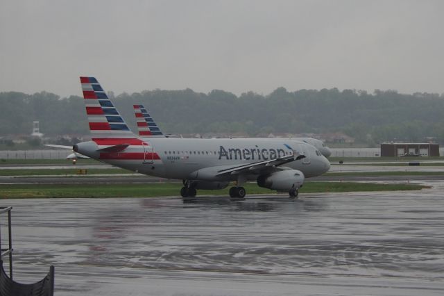 Airbus A319 (N834AW)