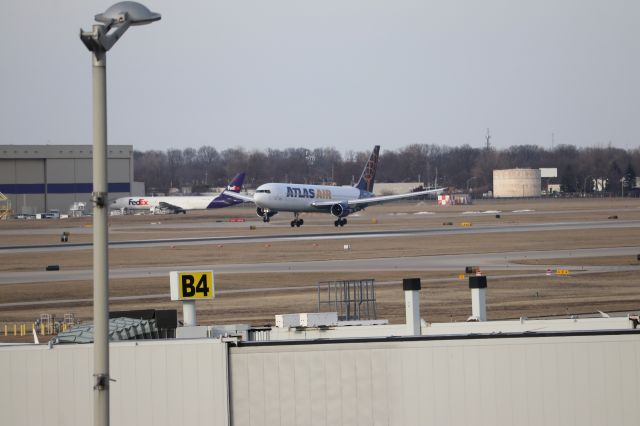 BOEING 767-300 (N662GT) - Atlas Air 767-300 in passenger config from Frankfurt-Hahn arrived 23R