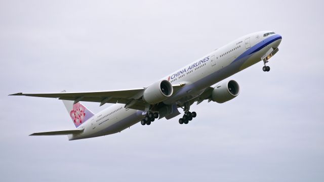 BOEING 777-300 (B-18006) - BOE365 makes a missed approach to Rwy 16R during its B1 flight on 1/7/16. (ln 1365 / cn 43982). 