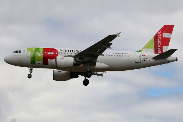 Airbus A319 (CS-TTM)