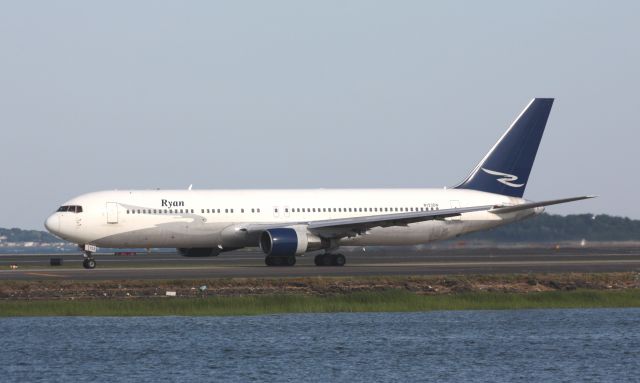 BOEING 767-300 (N123DN)