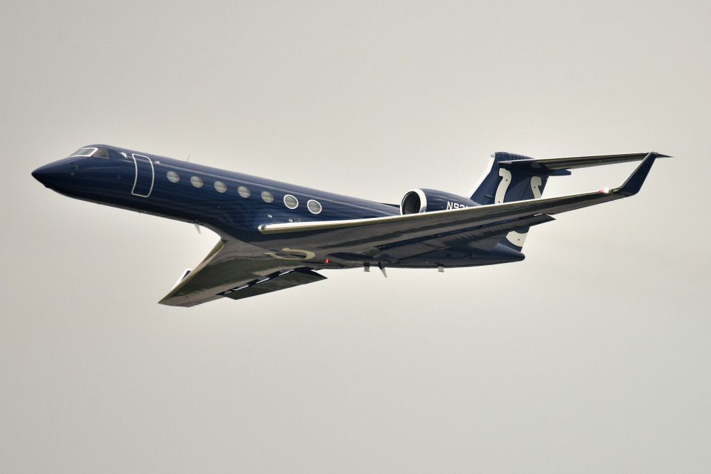 Gulfstream Aerospace Gulfstream V (N931FL) - 5-L 06-06-23. Colt's beautiful new G550