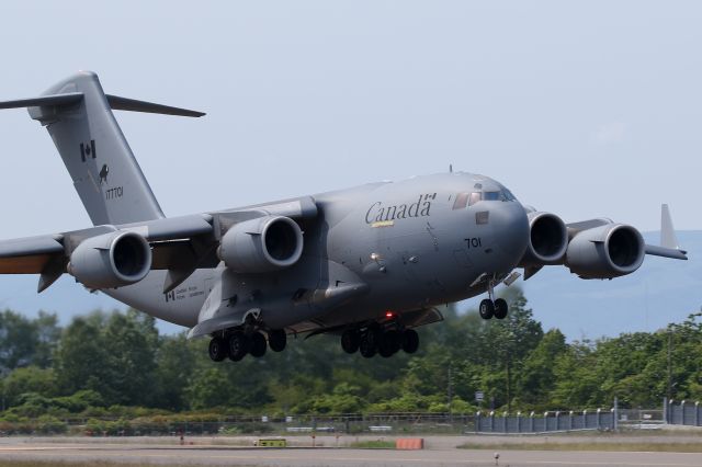 Boeing Globemaster III (17-7701) - japan hokkaido hakodateairport