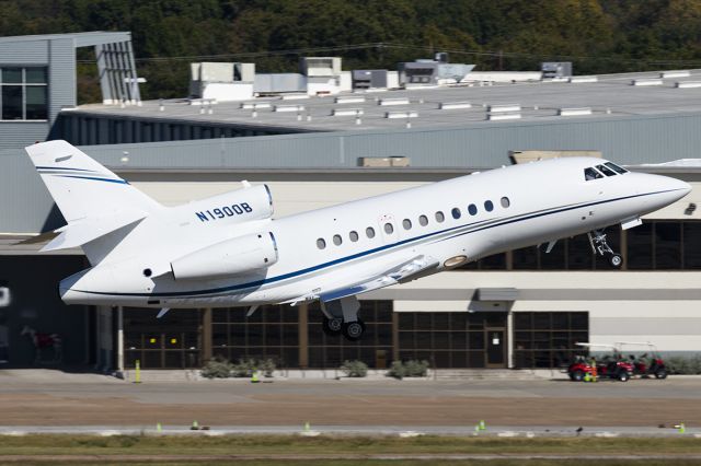 Dassault Falcon 900 (N1900B)