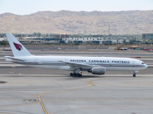 Boeing 777-200 (N860DA) - RZN860 "Redzone 860 heavy" arriving from KSAT June 10.2023