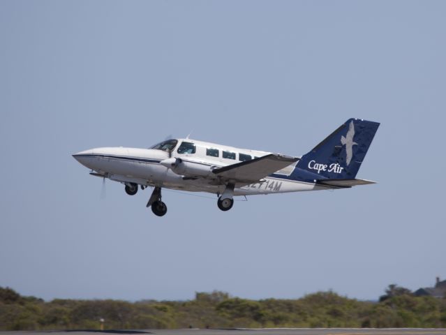 Cessna 402 (N2714M)