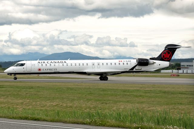 Canadair Regional Jet CRJ-900 (C-GJUZ)
