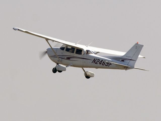 Cessna Skylane (N2469F)
