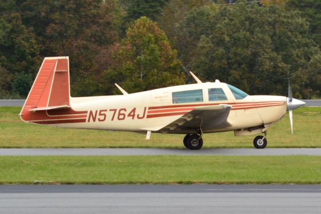 Mooney M-20 (N5764J) - taxiing at KJQF - 10/25/18