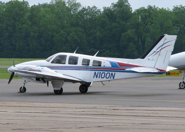 Beechcraft Baron (58) (N100N) - At the Shreveport Downtown airport.