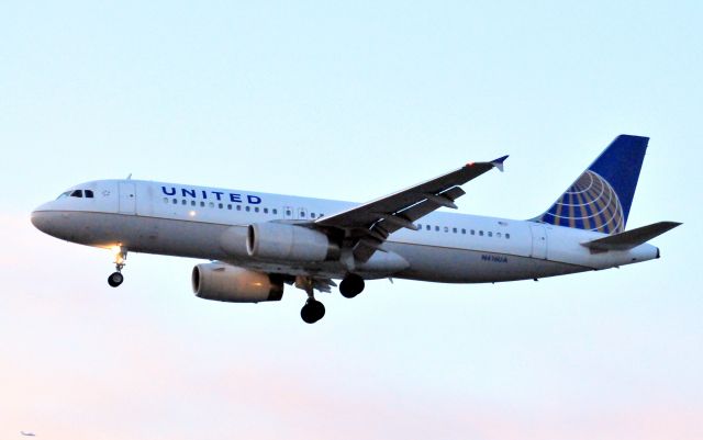 Airbus A320 (N416UA) - On approach at YVR...