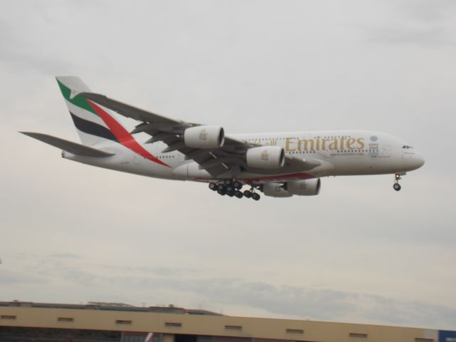 Airbus A380-800 (A6-EDS)