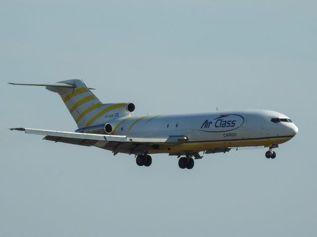 BOEING 727-200 (CX-CAR)