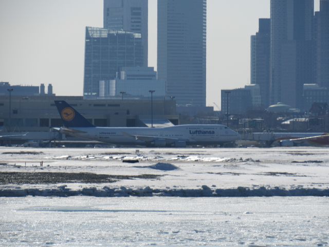 Boeing 747-400 (D-ABVH)