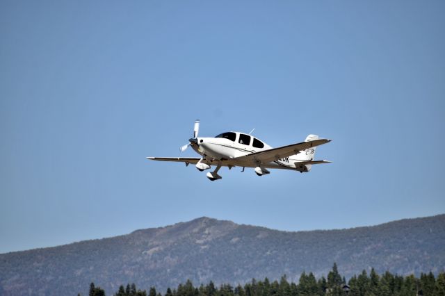 Cirrus SR-22 (N1220K)