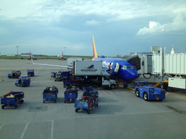 Boeing 737-700 (N7719A) - July 4, 2015