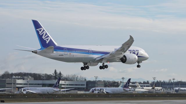 Boeing 787-8 (JA818A) - BOE512 on final approach to runway 16R to complete a flight test on 1/13/13. (LN:83 c/n 34495).