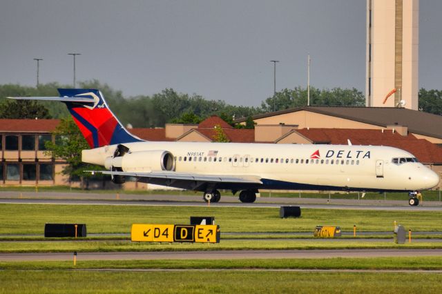 Boeing 717-200 (N981AT) - Boeing 717-2BD opby Delta Air Linesbr /Formerly opby AirTran from 2002 - 2013br /br /A/C type has replaced MD88/MD90 on the Buffalo Niagara International Airport to/from Hartsfield-Jackson Atlanta International Airport route for Summer 2020