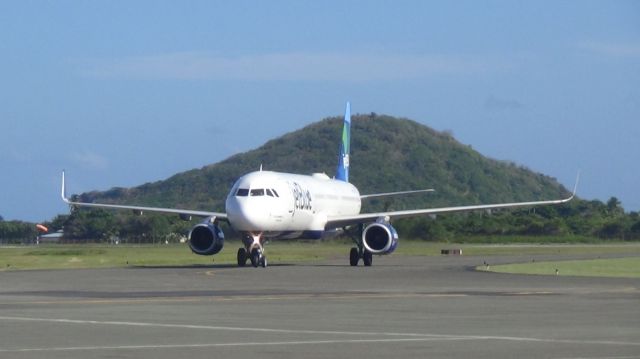 Airbus A321 (N967JT)