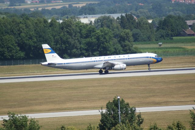 Airbus A321 (D-AIRX)