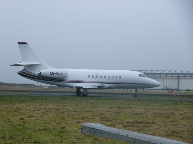 Dassault Falcon 2000 (CS-DLD) - CS-DLD FALCON 2000EX EASY CN 109  OF NETJETS EUROPE AT SHANNON ON 04/02/2011