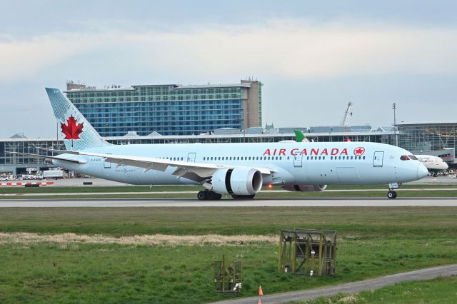 Boeing 787-9 Dreamliner (C-FGEO)