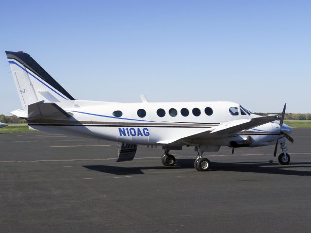 Beechcraft King Air 100 (N10AG) - A rare B100. Note the high flotation gear. 18 October 2015.