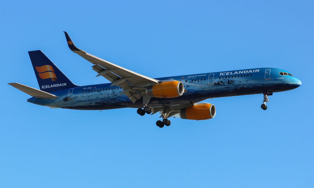 Boeing 757-200 (TF-FIR)
