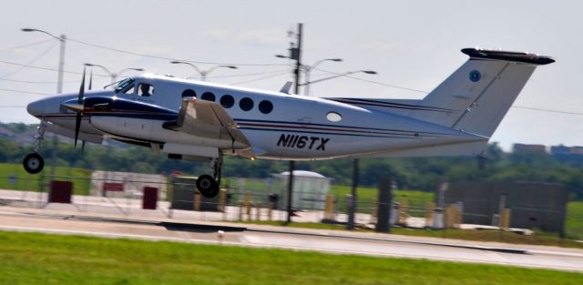 Beechcraft King Air 100 (N116TX)