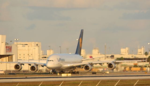 Airbus A380-800 (D-AIMJ)