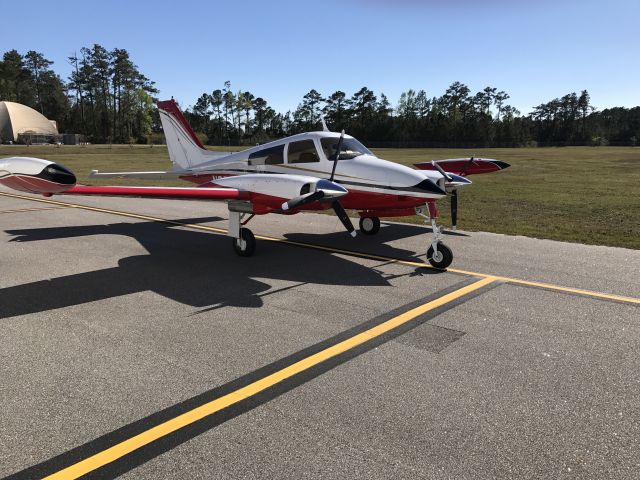 Cessna 310 (N898TC)