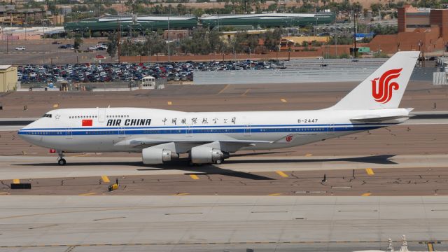 Boeing 747-400 (B-2447) - Air China 747-400 Charter