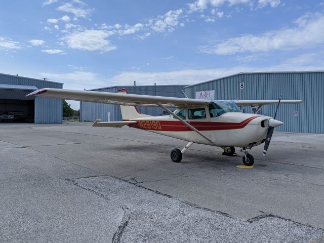 Cessna Skyhawk (N2819Q)