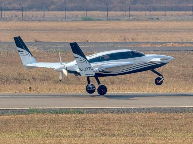 VELOCITY Velocity (N722XL) - Velocity XLFG at Livermore Municipal Airport, Livermore CA. August 2020