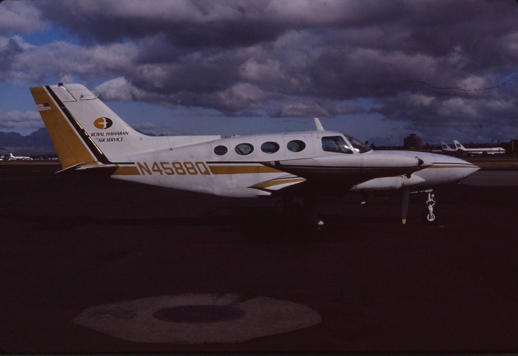 Cessna 402 (N4588Q) - Royal Hawaiian Air Service